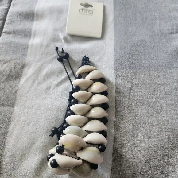 Mia Collection Jewelry Bracelet shell - Picture 2 of 3